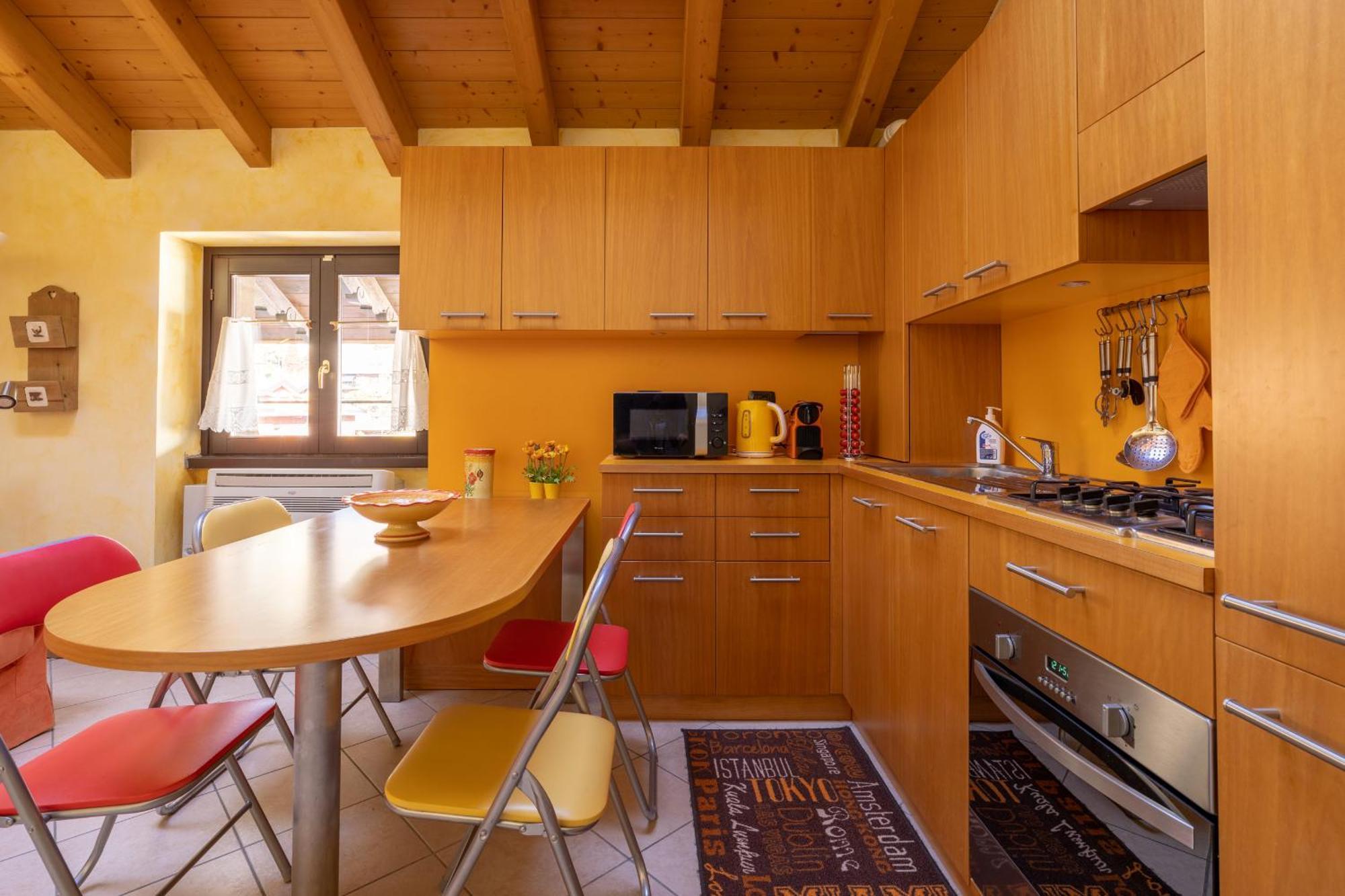 Apartment By The Ferry - Менаджо Екстериор снимка